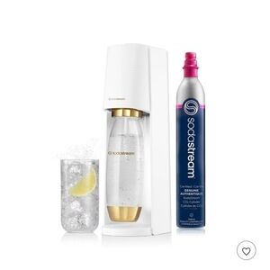 SodaStream White and Gold Carbonated Water Maker W 2 Co2 And Extra Container